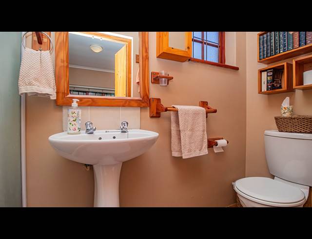 4 BEDROOM HOUSE FOR SALE IN TABLE VIEW